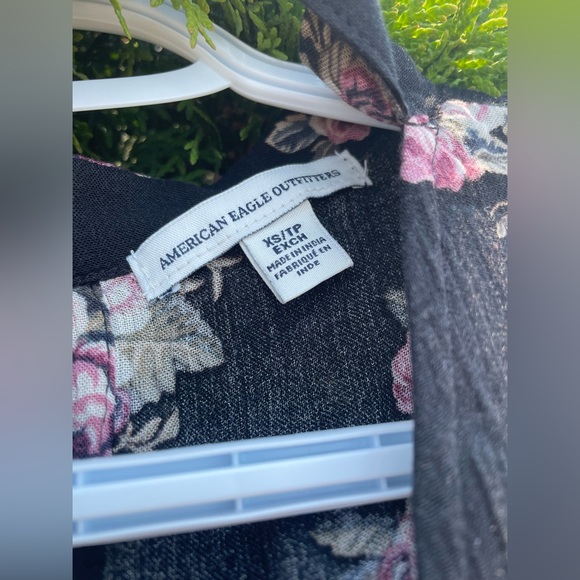 Floral cut out summer top - Picture 3 of 6